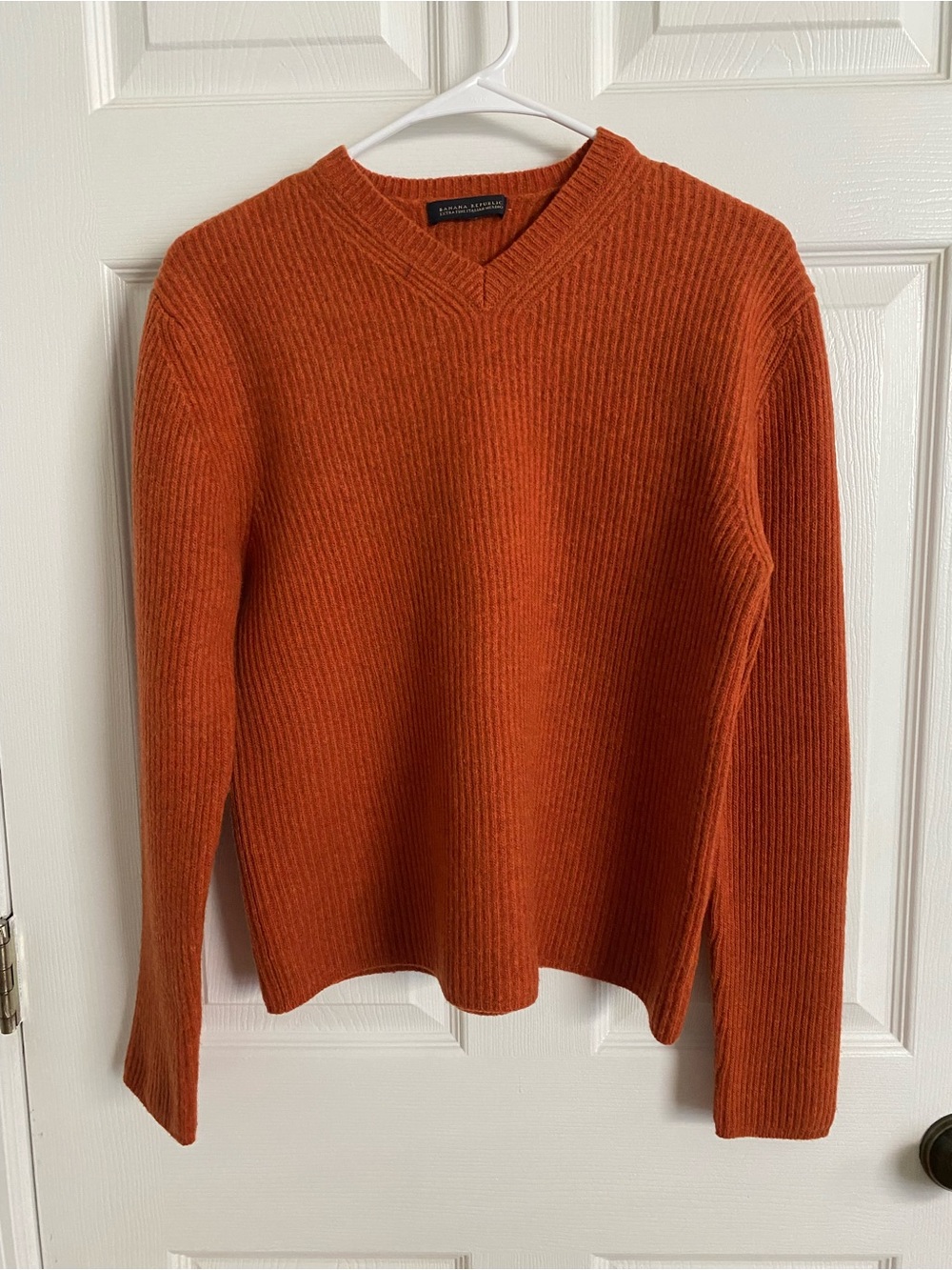 Banana Republic Rust Orange 100% Extra Fine Italian Merino Wool V-Neck Sweater